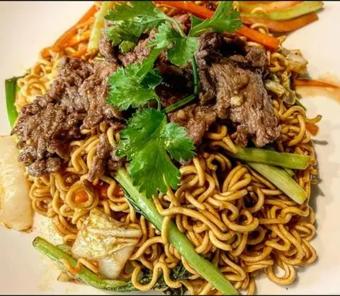 Hình ảnh Mì Xào Bò Sốt Gia Truyền (Phần Lớn)