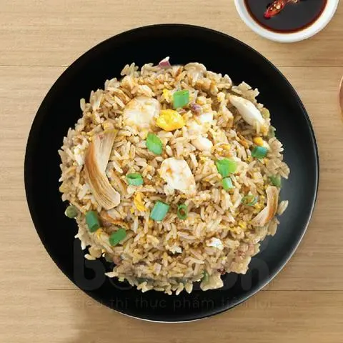 Hình ảnh Cơm chiên cá mặn gà xé