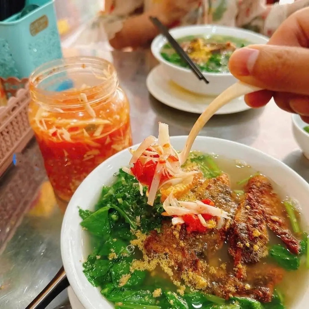 Hình ảnh Bánh đa cá rô đồng + chả lá lốt