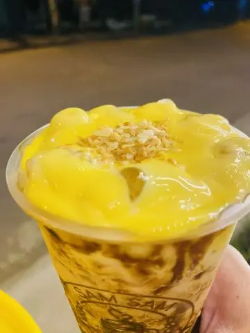 Hình ảnh Trà sữa ô long kem trứng