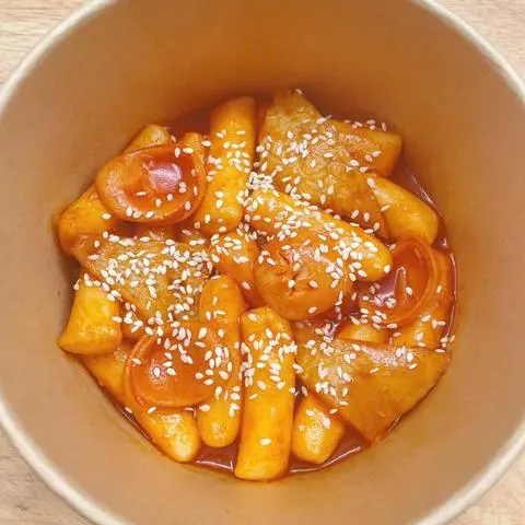 Hình ảnh Tokbokki Sốt Cay Hàn Quốc (Bánh Gạo)