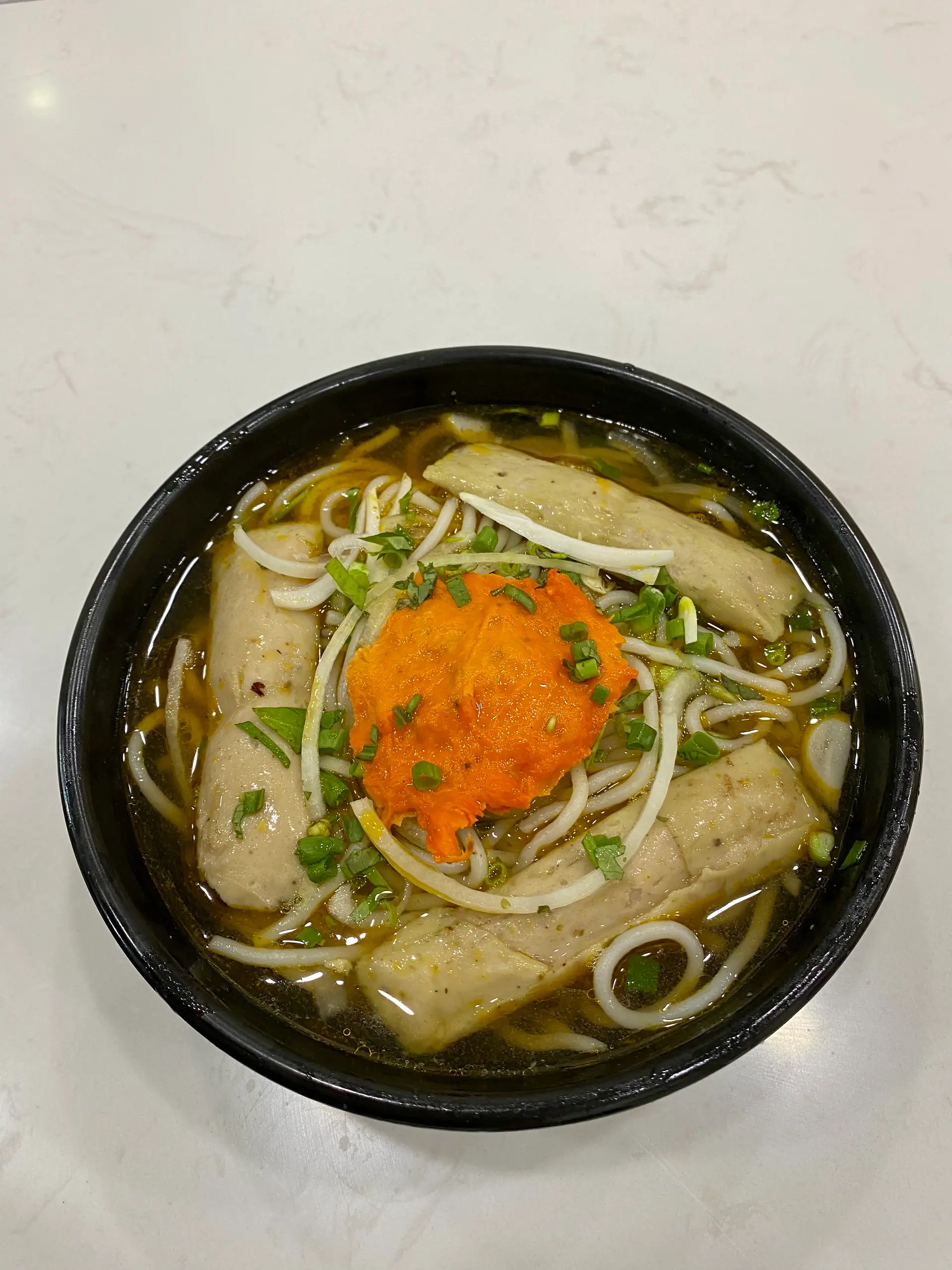Hình ảnh Bún bò chả cua - chả lá