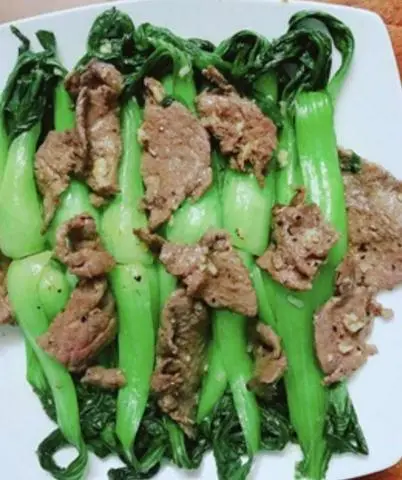 Hình ảnh CƠM CHIÊN BÒ XÀO CẢI (FRIED RICE WITH STIR-FIRMED BEEF WITH CALCULUS)