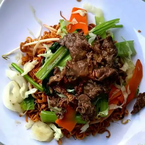 Hình ảnh Mì gói xào thịt bò