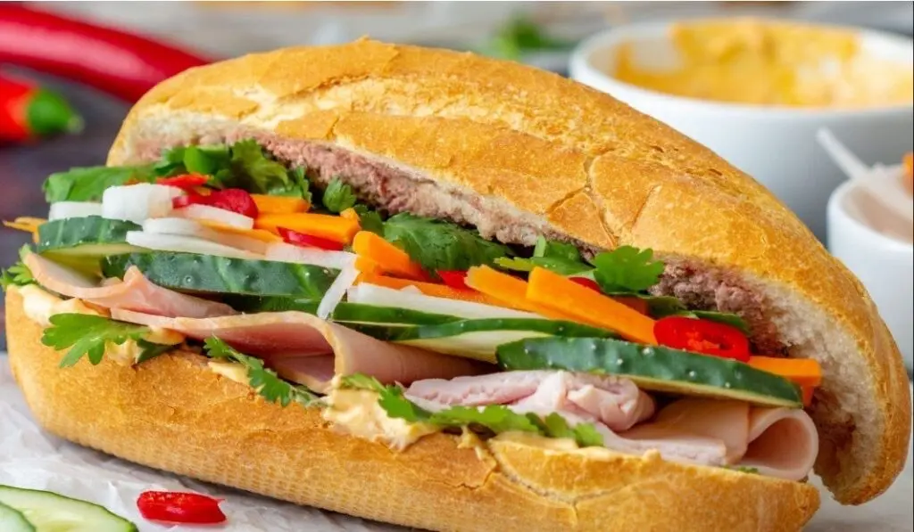 Hình ảnh Bánh Mì Chả & Trứng