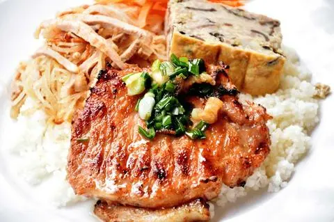 Hình ảnh Cơm,Sườn,chả