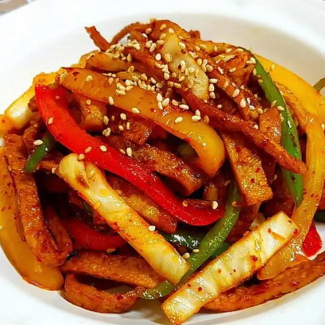 Hình ảnh Cơm Chả Cá Xào Cay Hàn Quốc