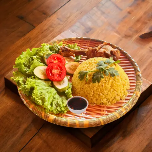 Hình ảnh Cơm nghệ gà chiên