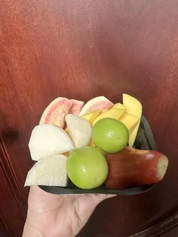 Hình ảnh Trái cây tươi gọt sẵn phần nhỏ ~300gr (kèm muối tôm)