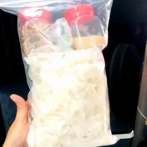 Hình ảnh Combo nữa kg bánh tráng rìa dẻo ủ bơ+ hủ muối+ hủ tỏi phi+ tắc