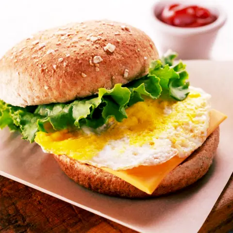 Hình ảnh Hamburger Trứng Phomai