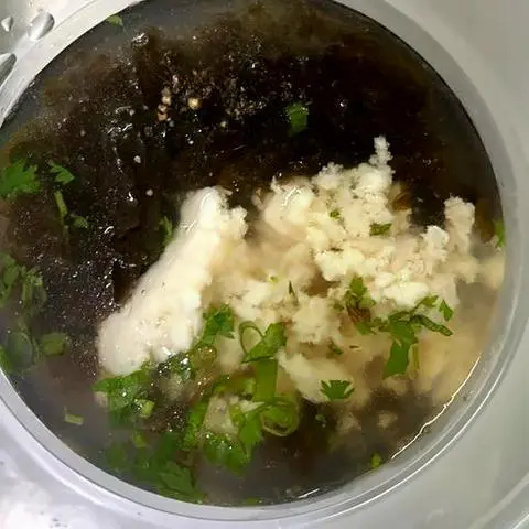 Hình ảnh Canh rong biển thịt bằm
