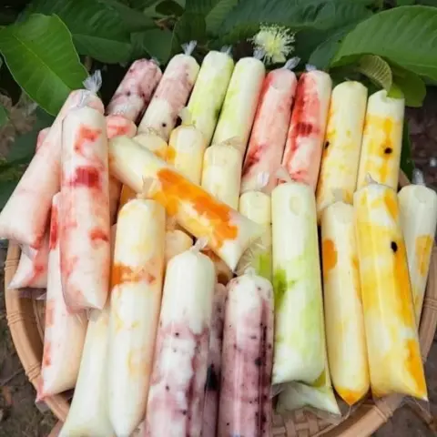 Hình ảnh sữa chua mix vị trái cây nhà làm 