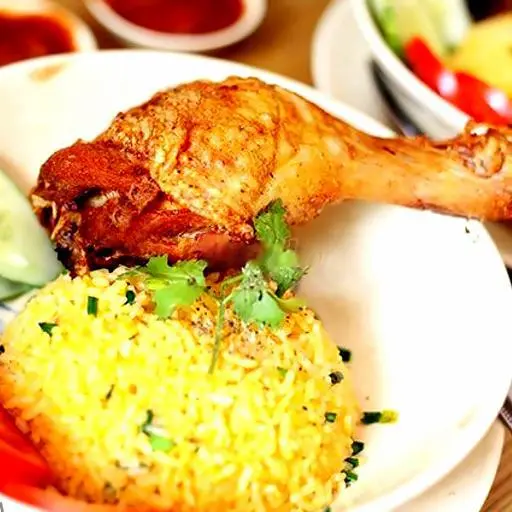 Hình ảnh Cơm chiên đùi gà
