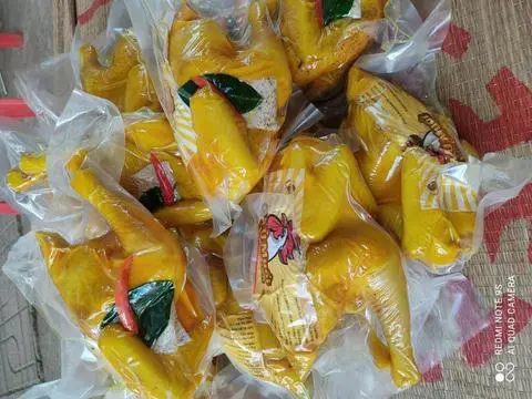 Hình ảnh Combo gà ủ muối 1con + 1 chai coca ly tẩy đá