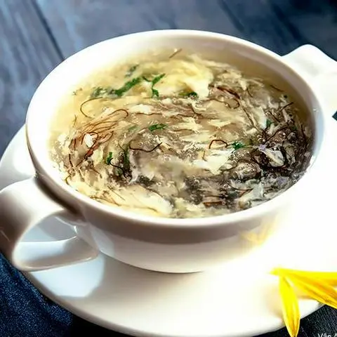 Hình ảnh Súp cua bóng cá tóc tiên trứng cút hồng đào - crab meat - black moss - soft boiled eggs soup