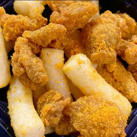 Hình ảnh Gà Tokbokki Lắc Phô Mai/ Trứng Muối/ Xí Muội