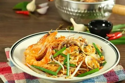 Hình ảnh Mì khô thập cẩm sa tế