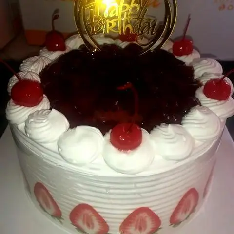 Hình ảnh Bánh kem Sữa tươi Mứt Cherry20cm