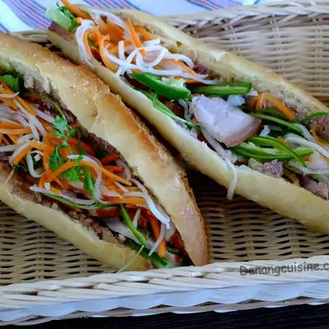 Hình ảnh Bánh Mì Xúc Xích - Chà Bông (Sáng _12h Trưa)