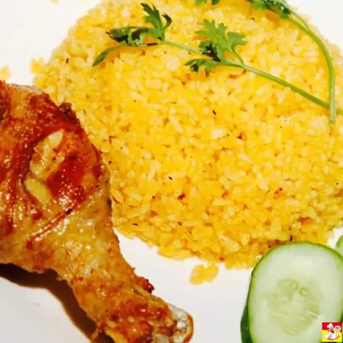 Hình ảnh Cơm đùi tỏi sốt chua ngọt ( kèm canh) 