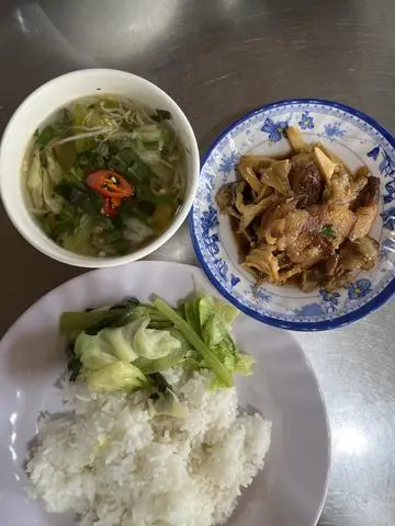 Hình ảnh Cơm Thịt Kho Măng