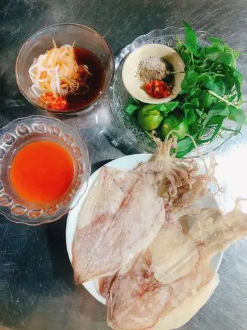 Hình ảnh Khô mực nhỏ nướng