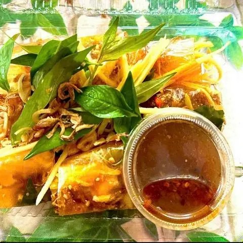 Hình ảnh Bánh tráng cuốn sốt me