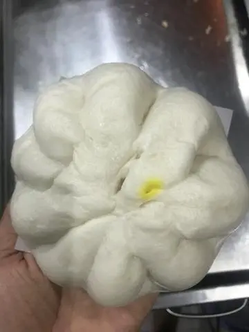 Hình ảnh bánh bao phô mai xá xíu