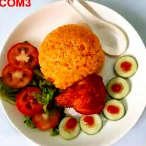 Hình ảnh Cơm ức gà sốt thái 