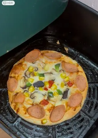 Hình ảnh Pizza xúc xích Đức S