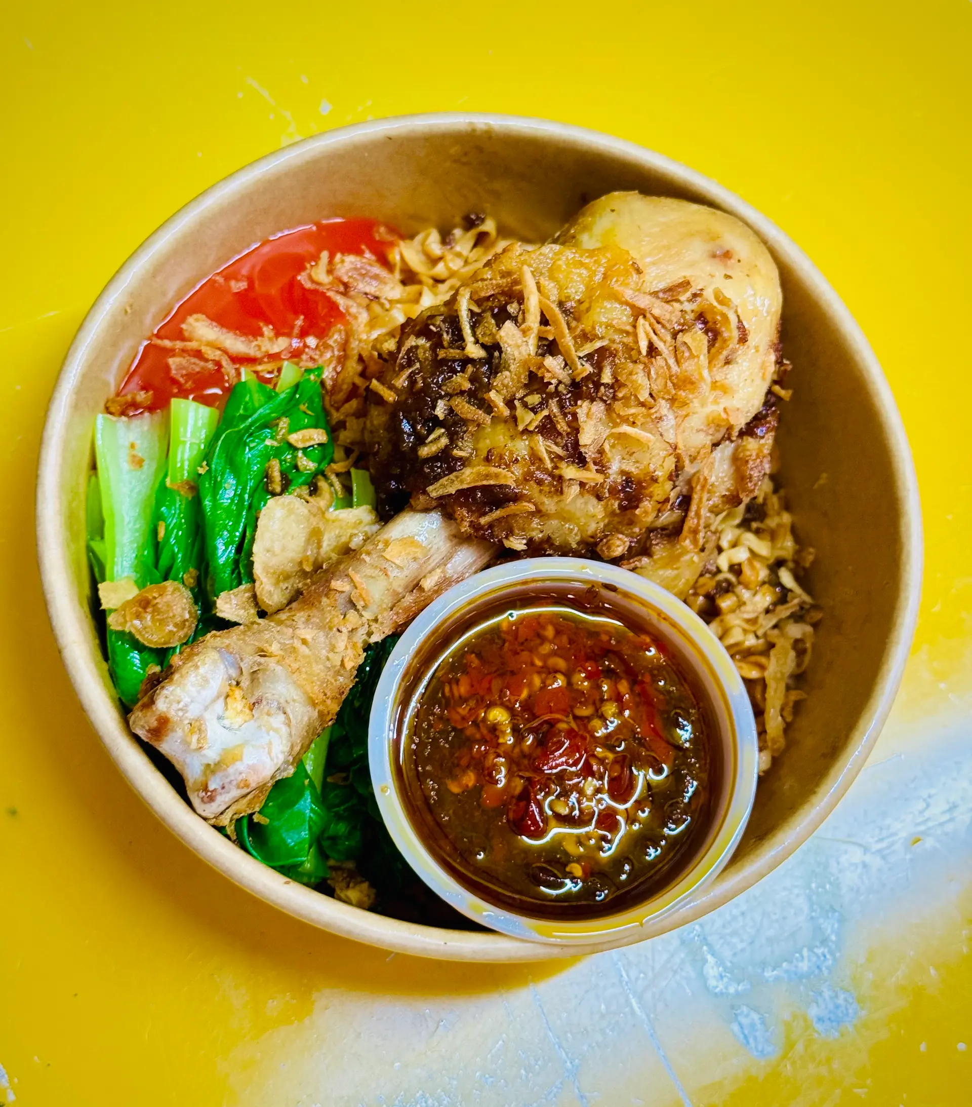Hình ảnh Mì Trộn Đùi Gà + Nước Sốt