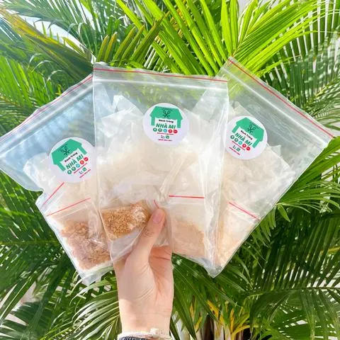 Hình ảnh Bánh tráng dẻo sợi muối tỏi sate