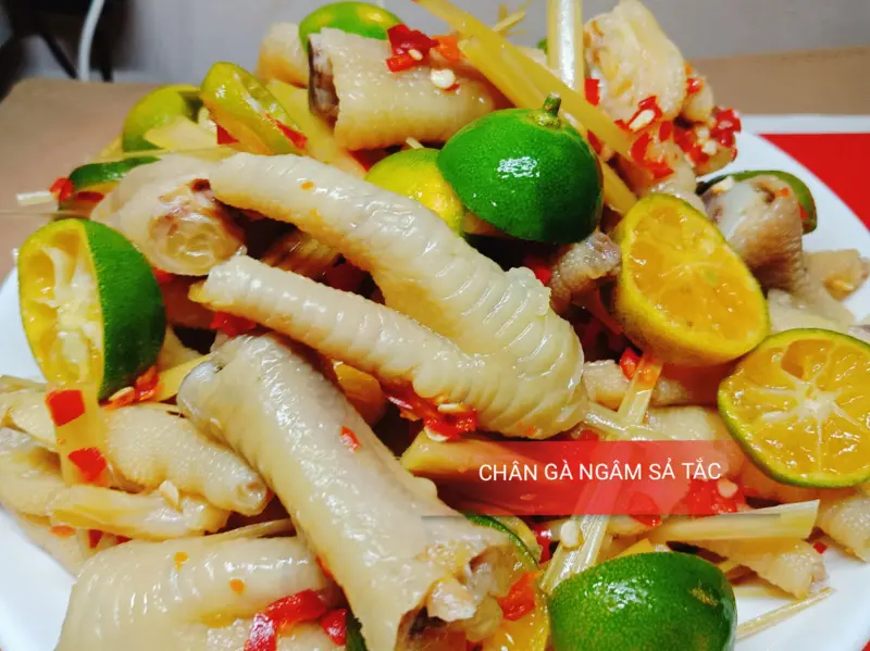 Hình ảnh Chân gà ngâm sả tỏi