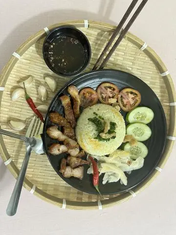 Hình ảnh Cơm tấm ba rọi nướng