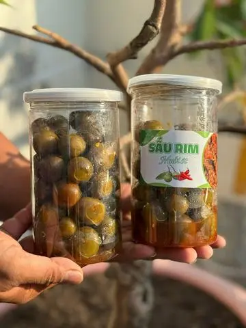 Hình ảnh Sấu Rim Muối Ớt 500g