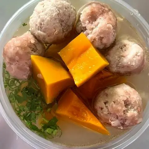 Hình ảnh Canh bí đỏ thịt viên