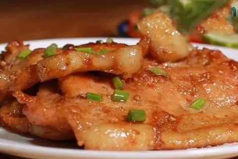 Hình ảnh Cơm Sườn Cốt Lết Kho Rim