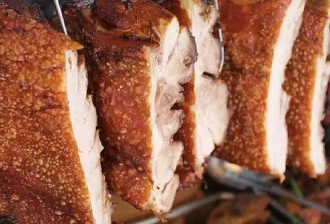 Hình ảnh Heo Quay Da Giòn 1kg