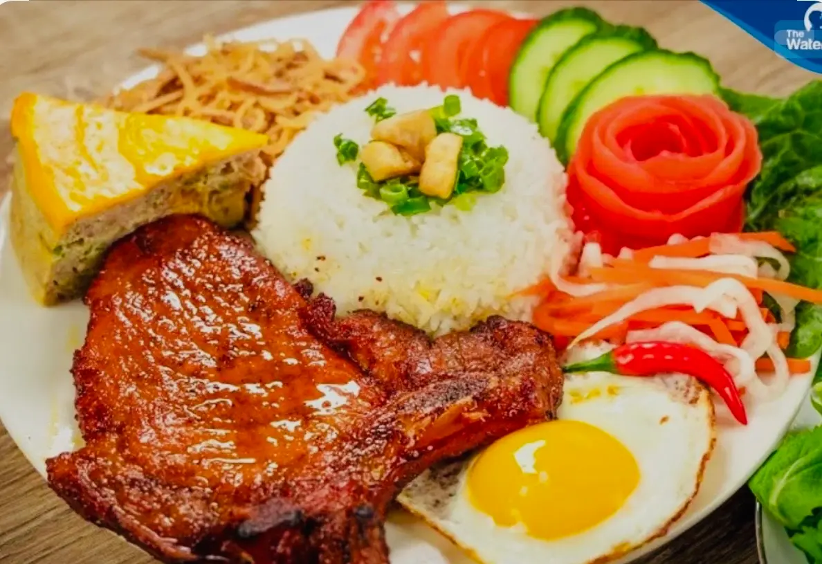 Hình ảnh Cơm sườn trứng chả