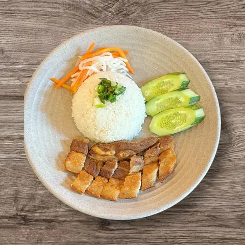Hình ảnh Cơm tấm ba rọi muối ớt