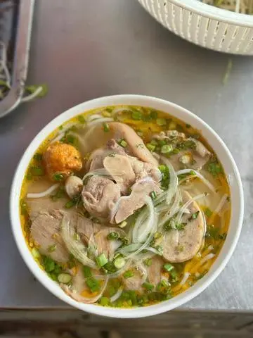 Hình ảnh Bún bò đặc biệt