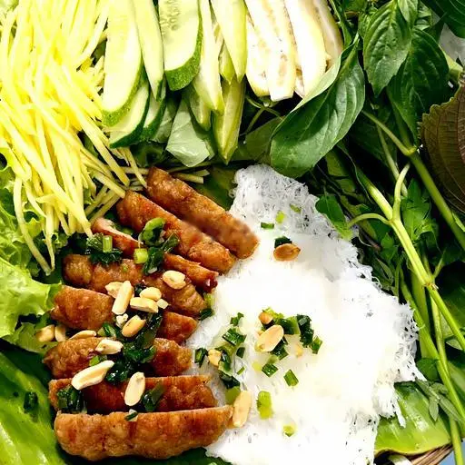 Hình ảnh Nem nướng cuốn bánh tráng