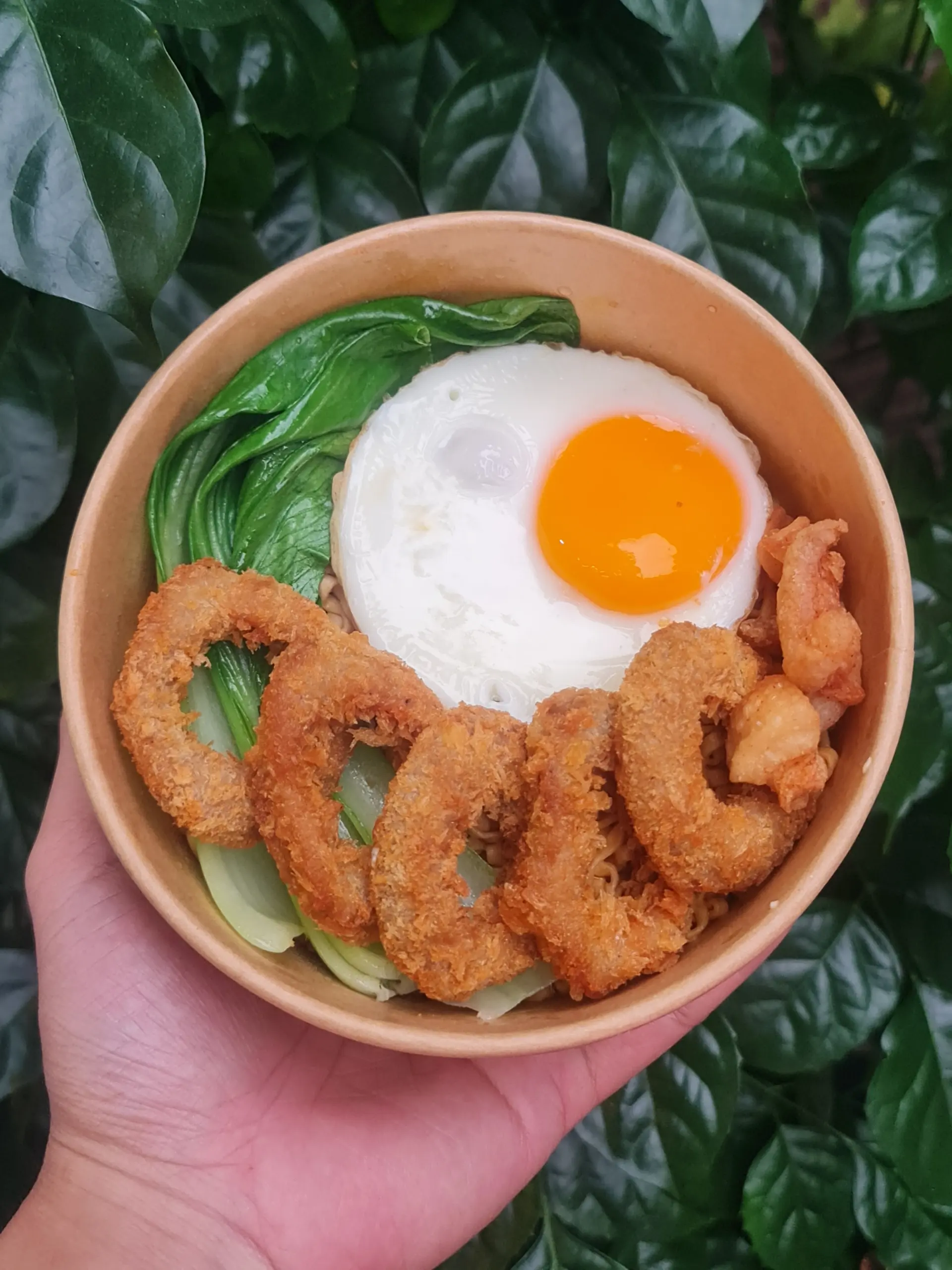 Hình ảnh Mì Trộn Gà Vòng Chiên Giòn