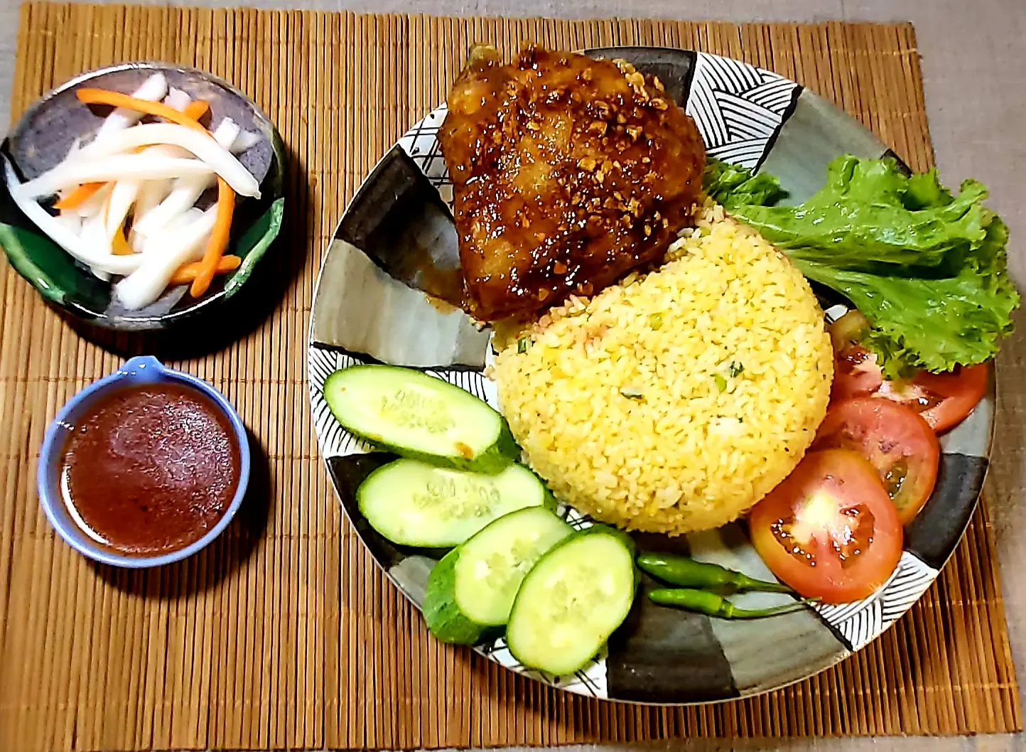 Hình ảnh Combo x2 Cơm Gà Má Đùi  - Tương Tỏi 