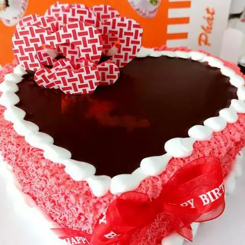Hình ảnh Bánh kem St hình trái tim 20cm