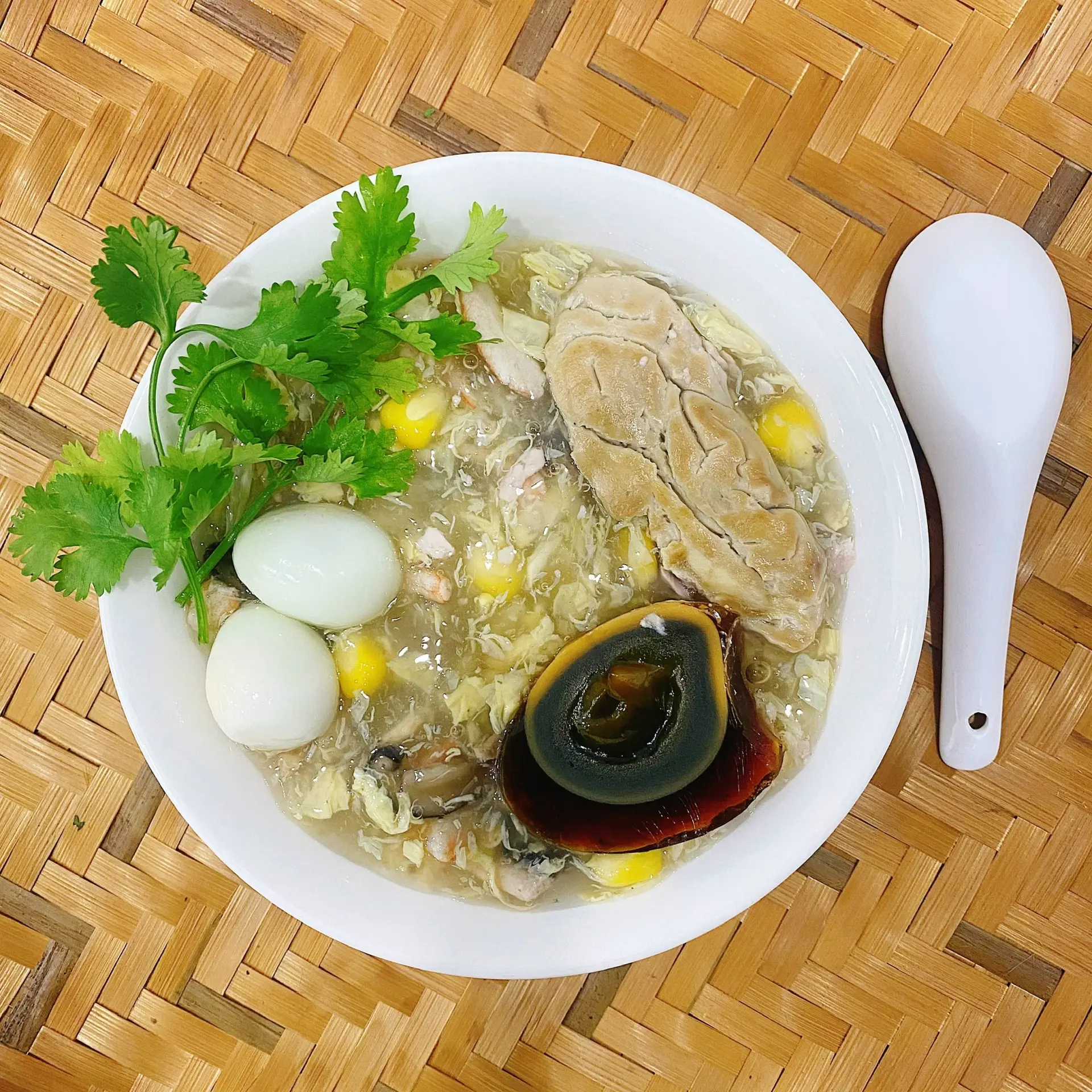 Hình ảnh Súp đặc biệt (óc heo + 1/2 bắc thảo)