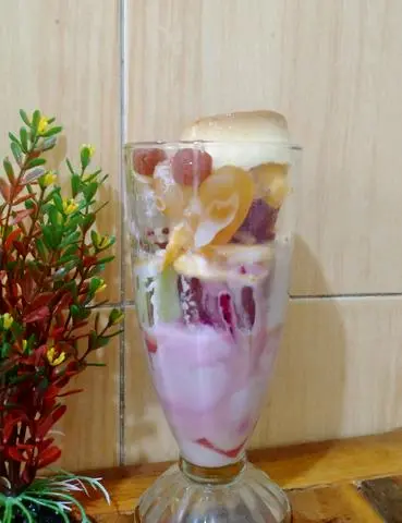 Hình ảnh Chè trái cây mixx bánh Flan 