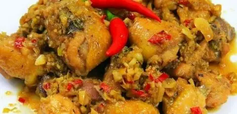 Hình ảnh Cơm thố gà kho sả ớt