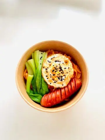Hình ảnh Mì Ý sốt bò bằm - trứng - xúc xích